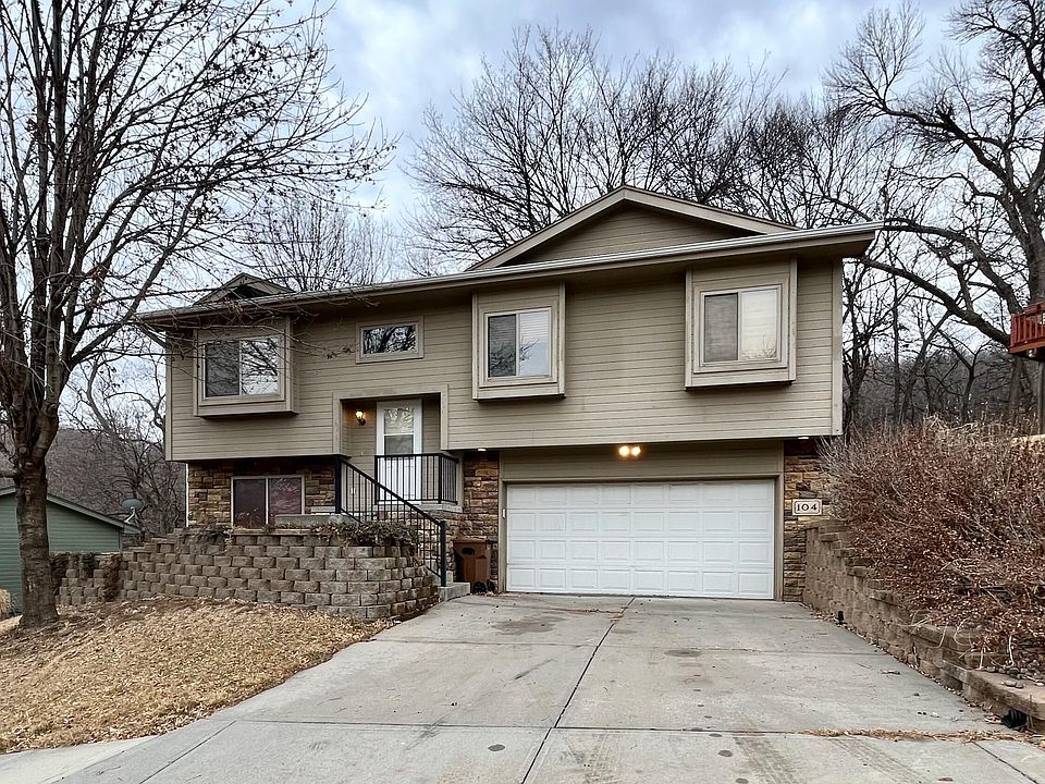 1st image of 104 Autumn Cir