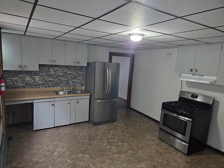 148 Front St #2 — Photo 3