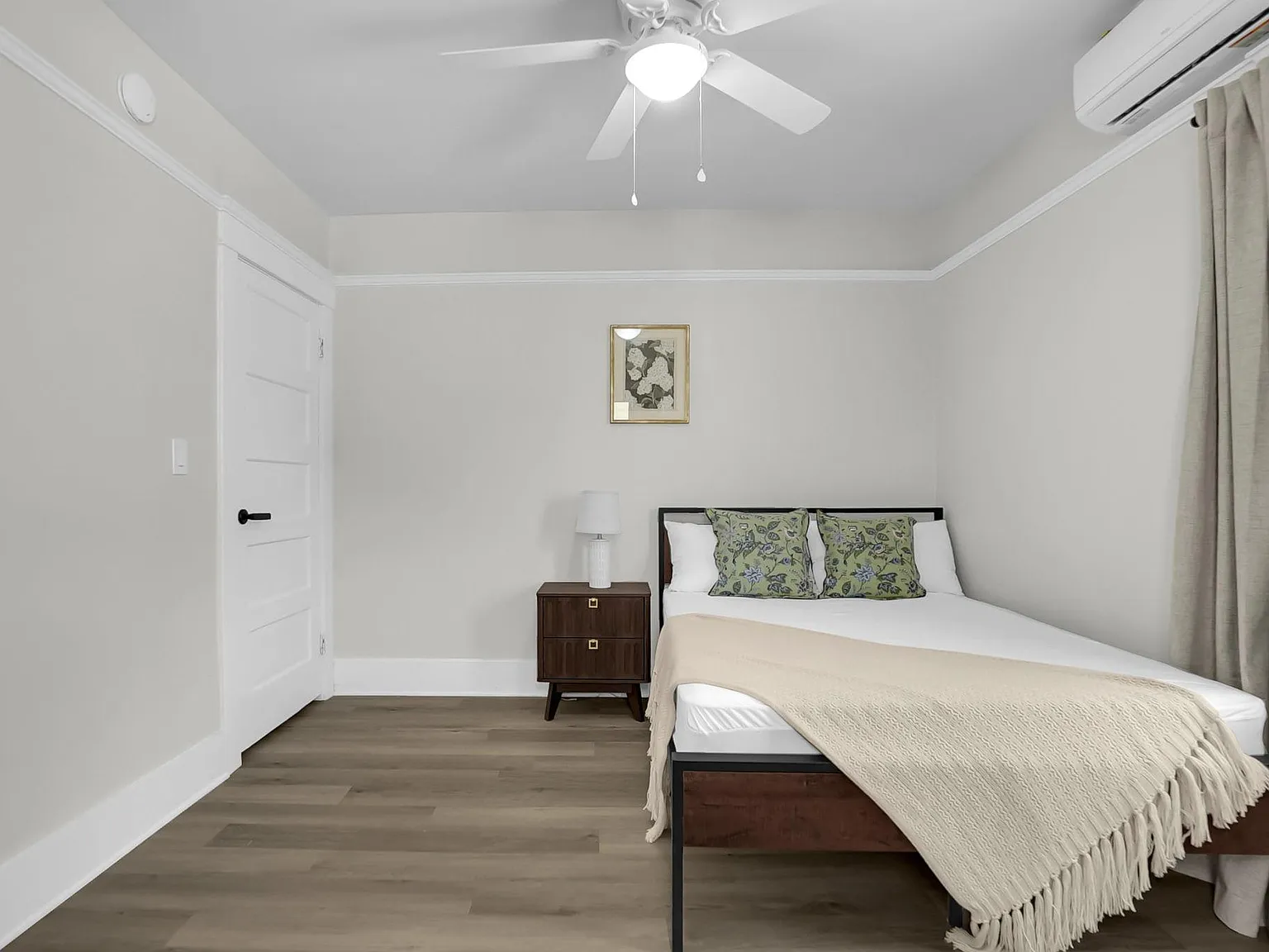 4 bed, 3.0 bath, 1400 sqft, $1,594 — Photo 3