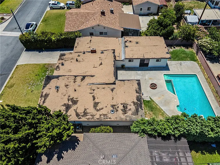 9519 La Reina Ave — Photo 6