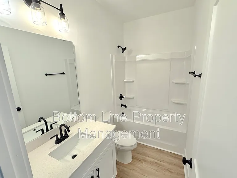 427 Mint St — Photo 16
