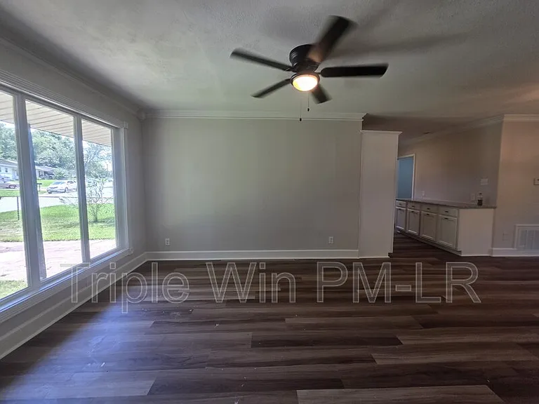 8700 Winston Dr — Photo 6