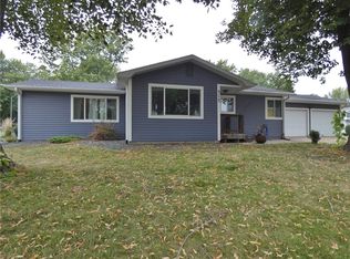 513 Farmer St, Pella, IA 50219