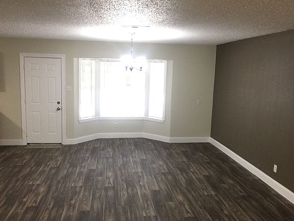 3rd image of 8229 Redonda St