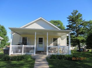 1007 Grand View St, Dixon, IL 61021
