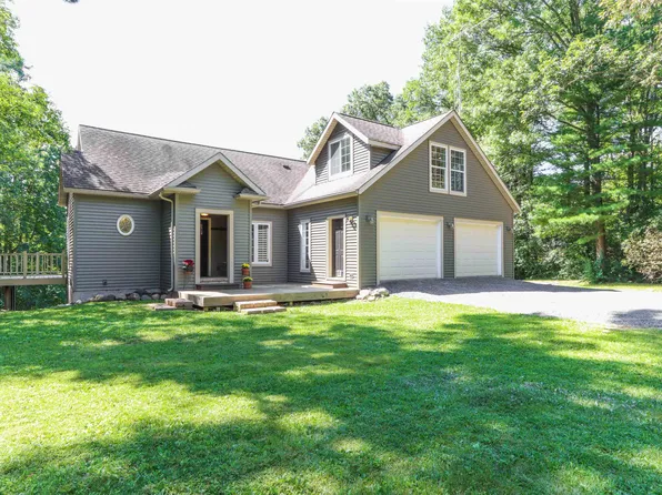 N6815 Sharon Dr, Scandinavia, WI 54977