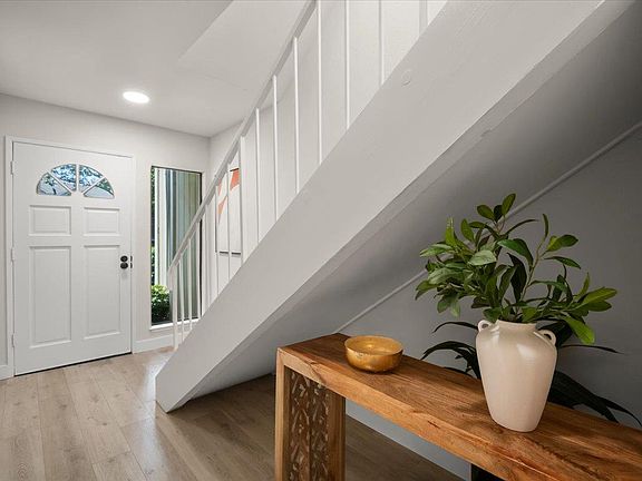 5th image of 229 Saratoga Ct