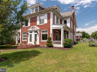 32 Snyder St, Denver, PA 17517