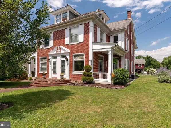 32 Snyder St, Denver, PA 17517