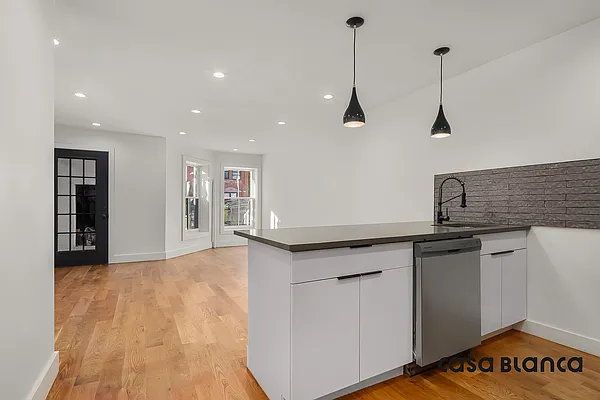 Rented by Casa Blanca Real Estate | media 10