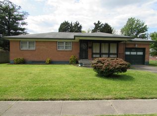 8110 Gloxinia Dr, Louisville, KY 40258