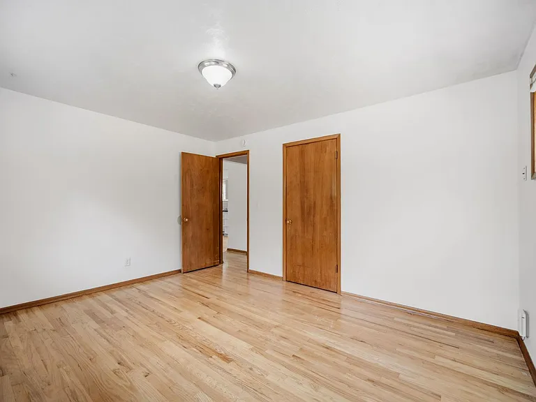 2925 W Northwest Blvd — Photo 30