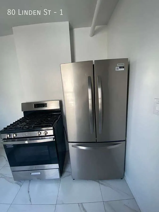 2 bed, $2,500 — Photo 4