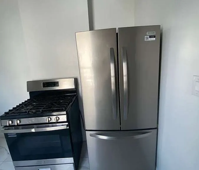 80 Linden St #1 — Photo 4