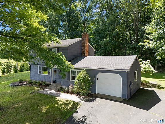 3rd image of 9 Chimney Drive