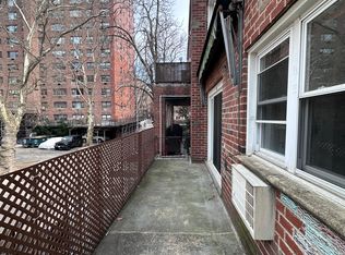 117-08 Curzon Rd #3F, Richmond Hill, NY 11418