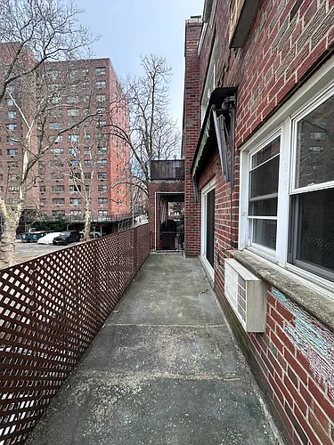 117-08 Curzon Rd Photo 1