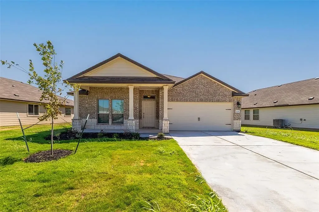 4 bed, 1786 sqft, $2,149 — Photo 1
