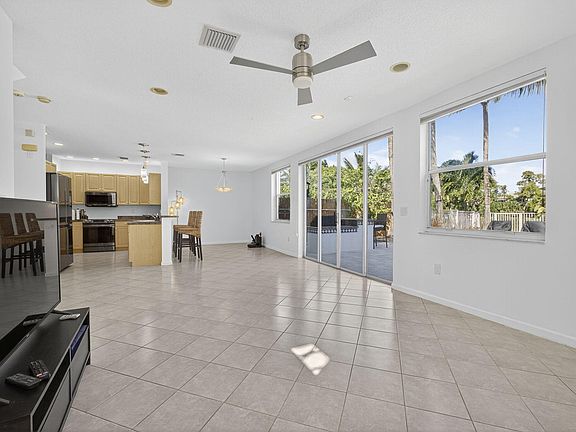 4th image of 1438 Briar Oak Drive