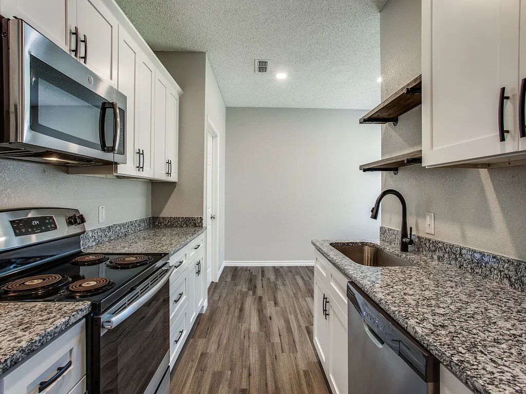 3 bed, 2.0 bath, 1248 sqft, $1,750 — Photo 4