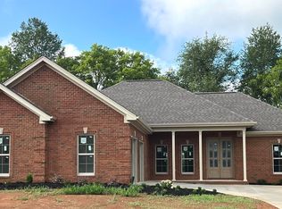 444 Dartmoor Dr, Killen, AL 35645