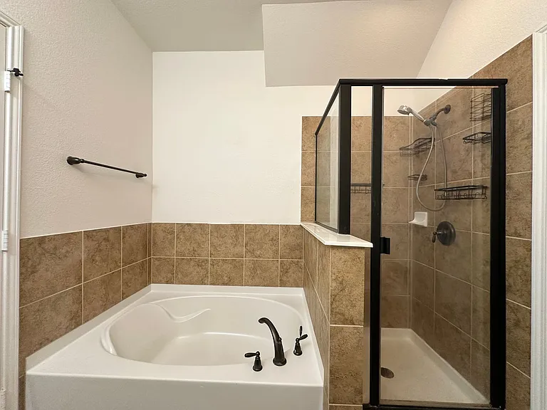 5304 Capricorn Loop — Photo 23
