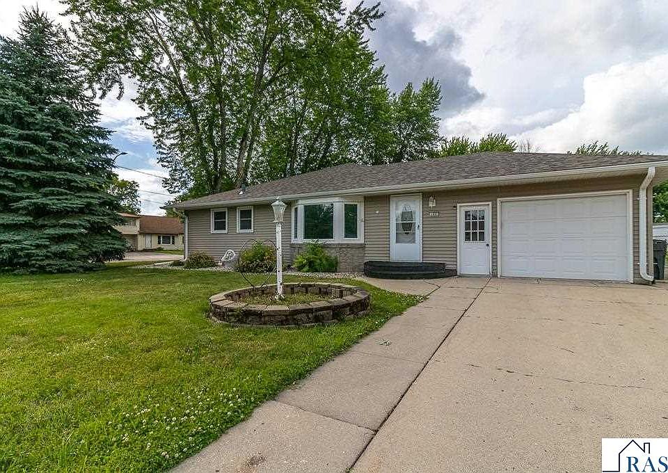1st image of 100 Meadow Ln
