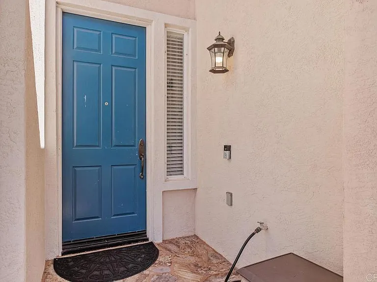 11475 Trailbrook Ln — Photo 2