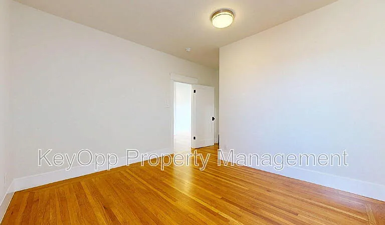 1608 Balboa St — Photo 9