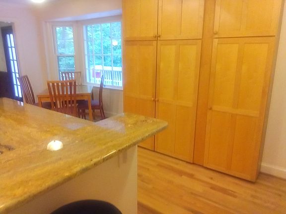BREAKFAST NOOK+CABINETS