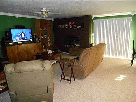 2nd image of 3525 Camino Real