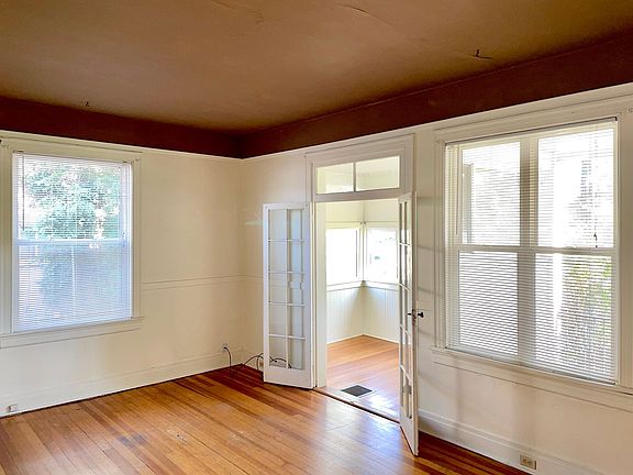2nd image of 119 E Willamette Ave APT 2