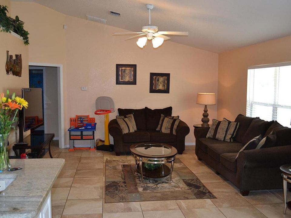 2nd image of 8450 SW 136th Loop