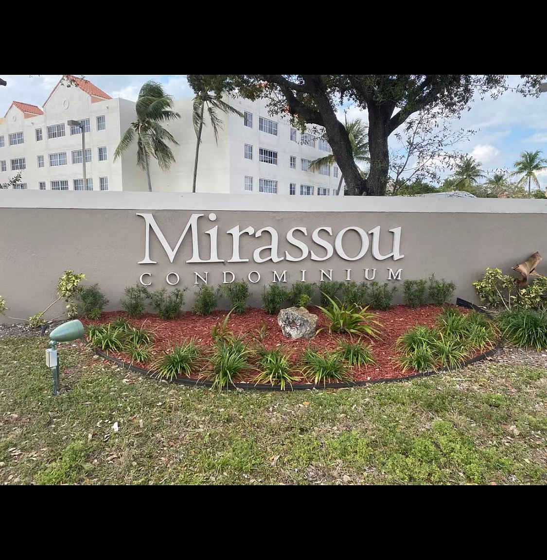 2 bed, 1004 sqft, $2,100 — Photo 3