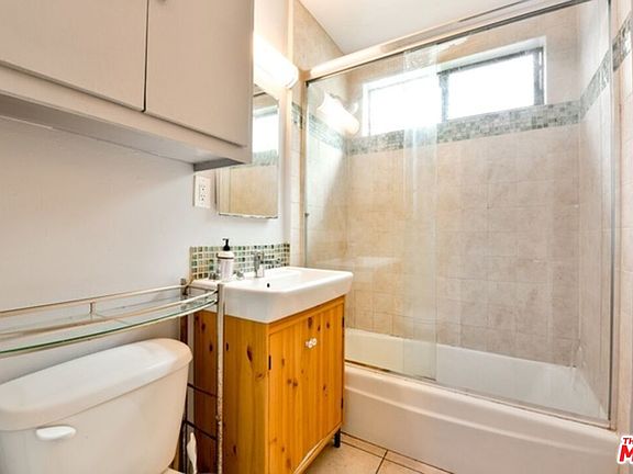 5th image of 26 Ozone Ave APT 1