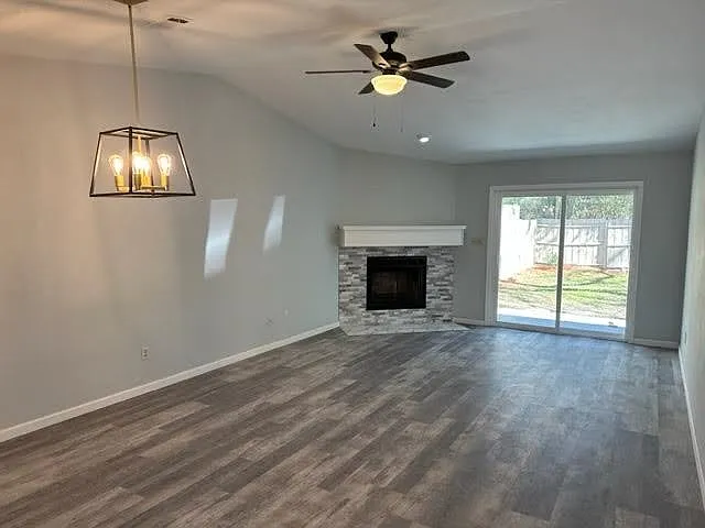 2 bed, 986 sqft, $1,550 — Photo 3