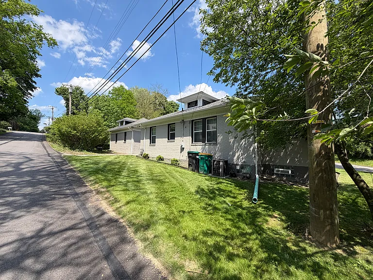 3855 Mount Royal Blvd — Photo 4