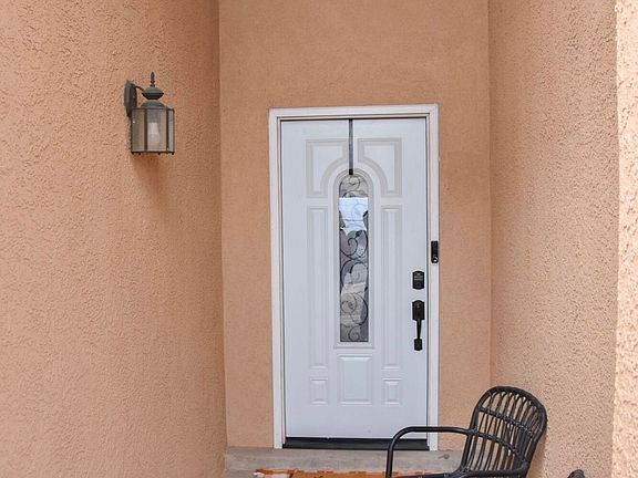 2nd image of 96 Avenida Jardin