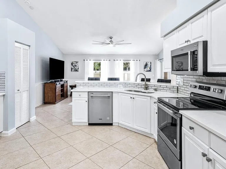 12898 Buckland St — Photo 20
