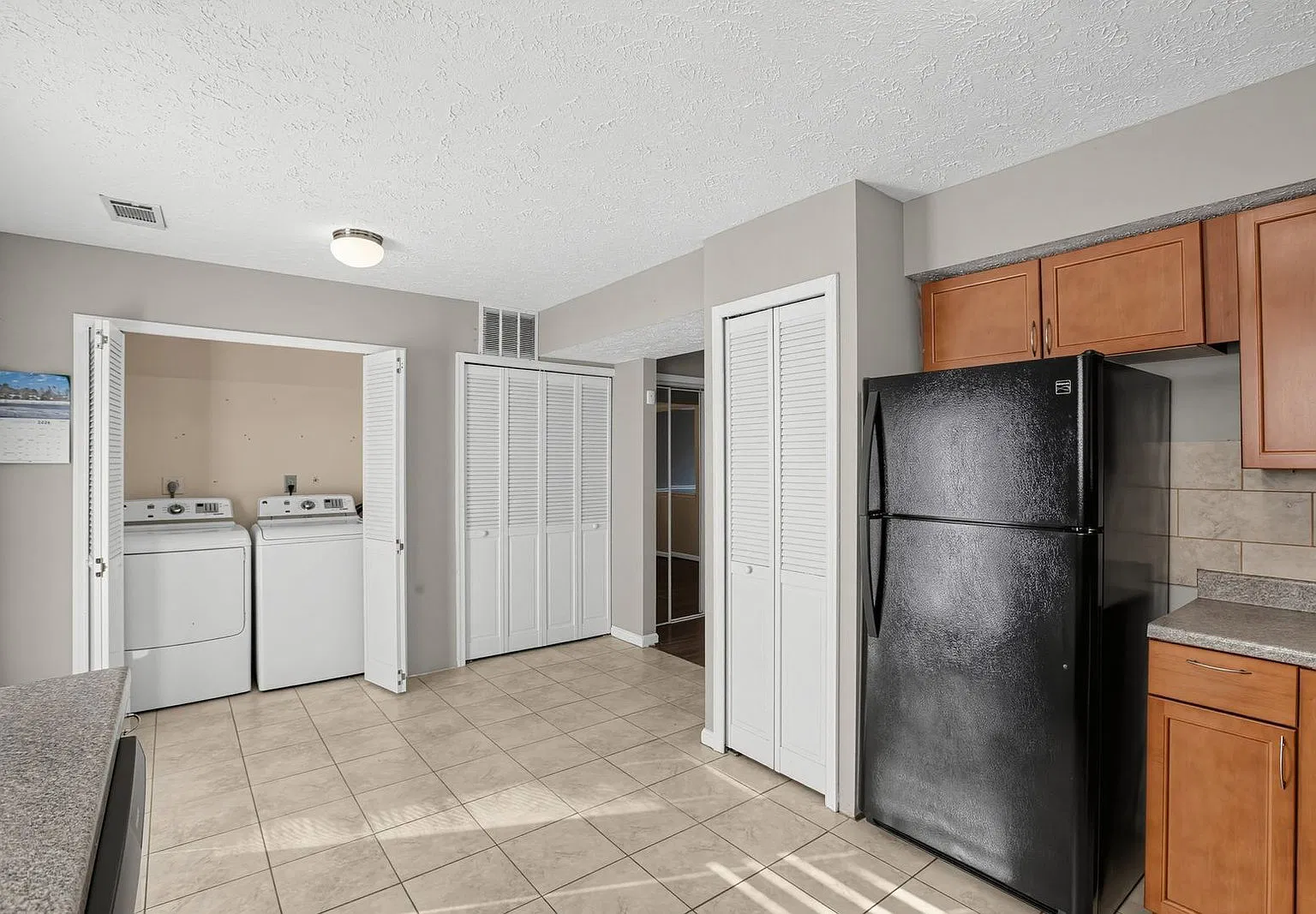 3 bed, 3.0 bath, 1368 sqft, $2,700 — Photo 3