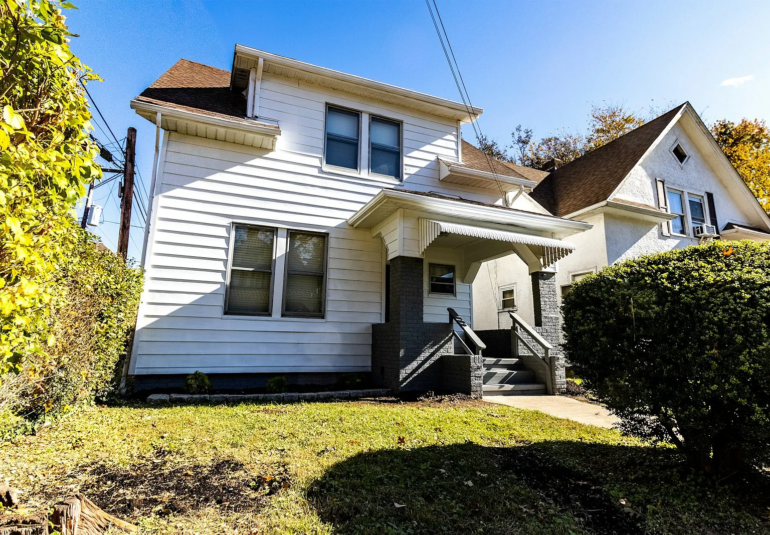 922 Charles Court — Photo 2