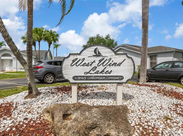 6696 SW 152nd Pl Unit 27-96, Miami, FL 33193