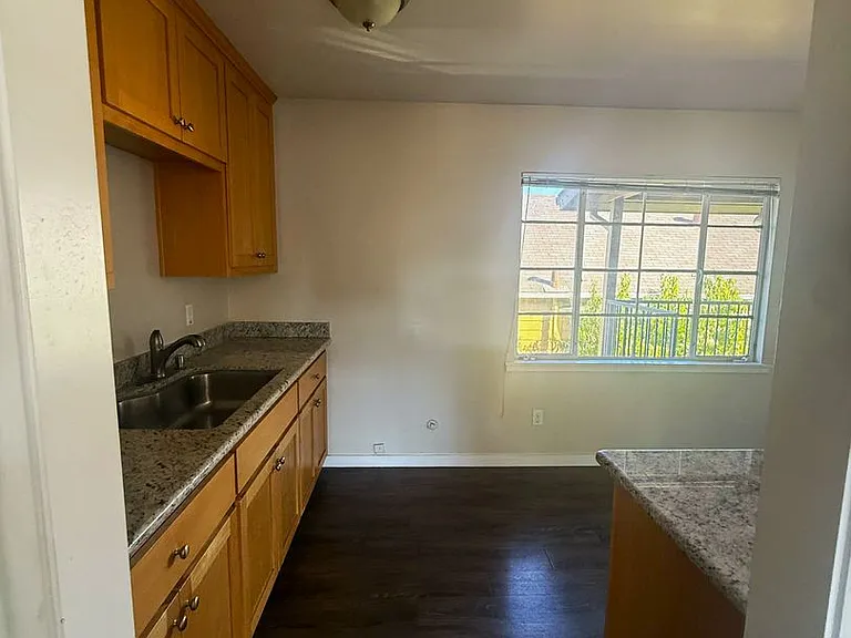 647 N San Pedro St — Photo 7
