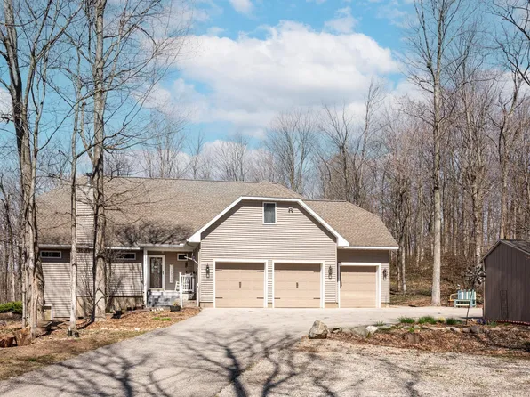 1776 W Burnley Ln, Maple City, MI 49664