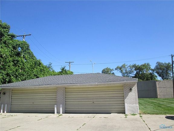 5th image of 3048 Carskaddon Ave
