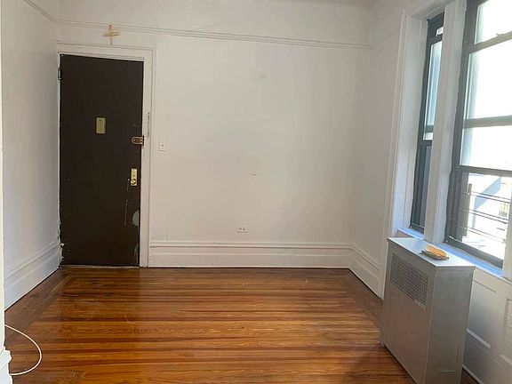 2nd image of 656 W 178th St #4