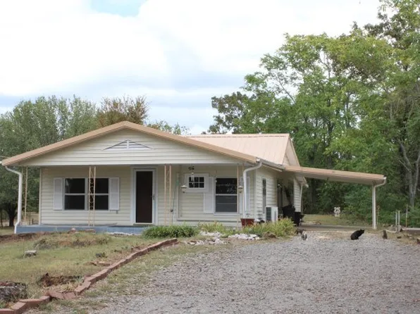 305 Stacy St, Wister, OK 74966
