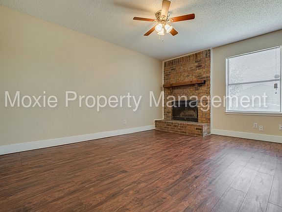 4th image of 211 Meadow Ct APT A