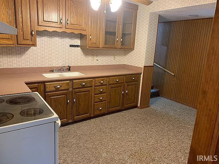 2 bed, 1.0 bath, 1160 sqft, $1,200 — Photo 2