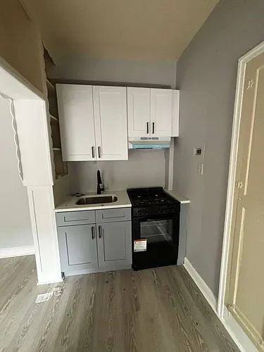 129 Schofield St Photo 1